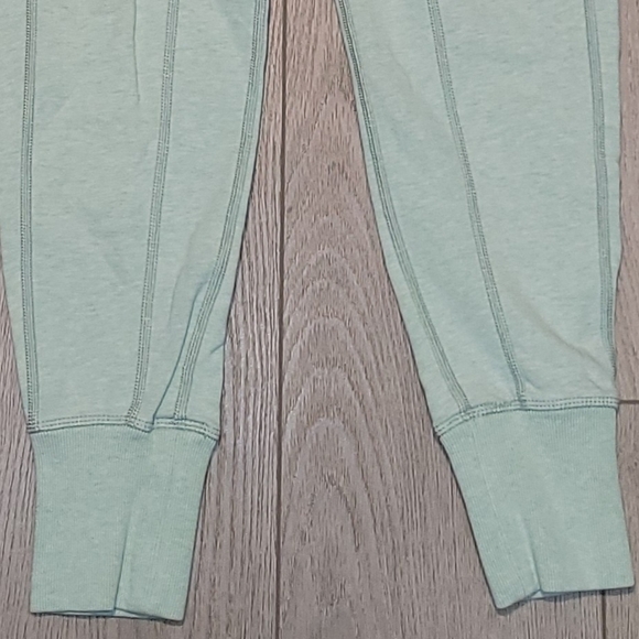 Lululemon Happy Yin Year Sweatpant Size 2 - Picture 11 of 16